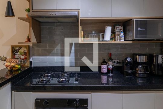 Sala e Cozinha de casa de condomínio para alugar com 2 quartos, 70m² em Parque Cruzeiro do Sul, São Paulo