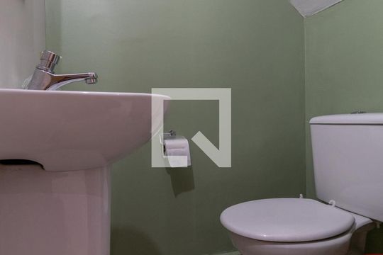 Lavabo de casa de condomínio para alugar com 2 quartos, 70m² em Parque Cruzeiro do Sul, São Paulo