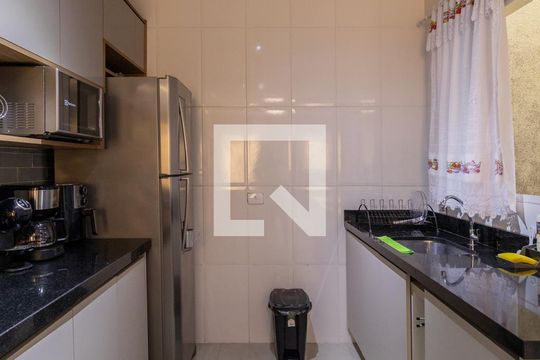 Sala e Cozinha de casa de condomínio para alugar com 2 quartos, 70m² em Parque Cruzeiro do Sul, São Paulo