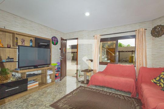Sala de casa de condomínio para alugar com 3 quartos, 105m² em Niterói, Canoas