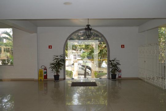 Entrada de apartamento à venda com 2 quartos, 94m² em Cambuci, São Paulo