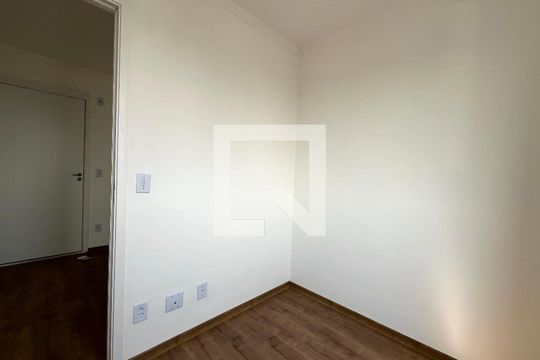 Quarto 2 de apartamento para alugar com 2 quartos, 34m² em Jardim Itacolomi, São Paulo