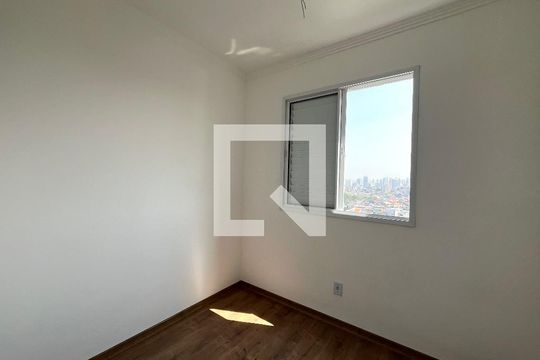Quarto 2 de apartamento para alugar com 2 quartos, 34m² em Jardim Itacolomi, São Paulo