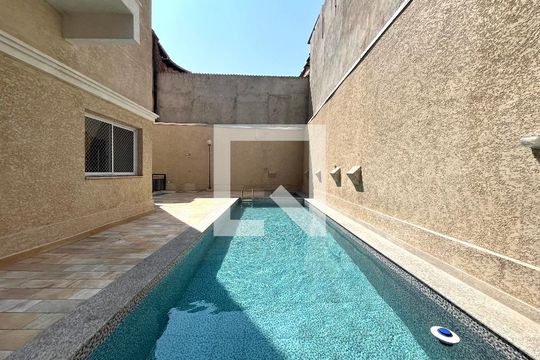 Área comum - Piscina de apartamento para alugar com 2 quartos, 34m² em Jardim Itacolomi, São Paulo