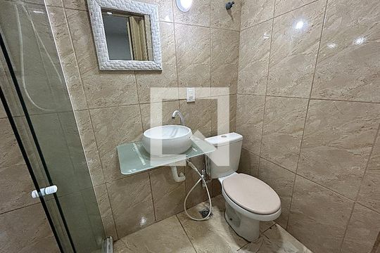 Banheiro da Suíte de apartamento para alugar com 2 quartos, 75m² em Cascadura, Rio de Janeiro