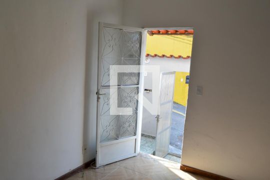 Sala de casa de condomínio à venda com 2 quartos, 50m² em Taquara, Rio de Janeiro