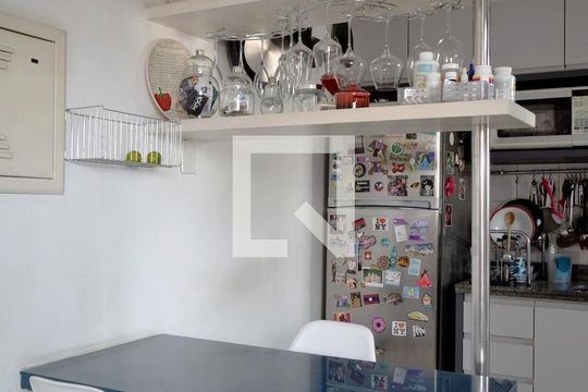 Cozinha de apartamento à venda com 1 quarto, 55m² em Pompeia, São Paulo