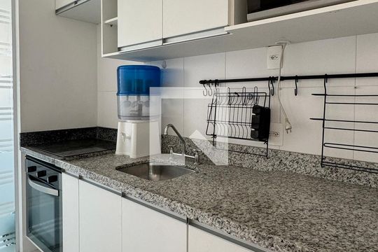 Cozinha de apartamento à venda com 1 quarto, 36m² em Tamboré, Barueri