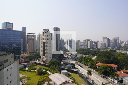 Suíte vista de kitnet/studio à venda com 1 quarto, 27m² em Pinheiros, São Paulo