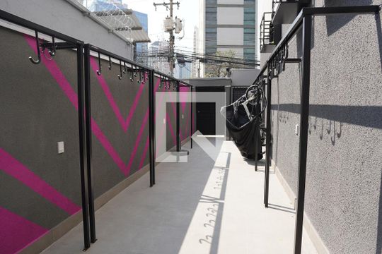 Bicicletario de kitnet/studio à venda com 1 quarto, 27m² em Pinheiros, São Paulo