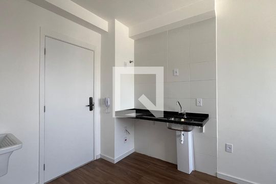Cozinha de apartamento para alugar com 1 quarto, 24m² em Pinheiros, São Paulo