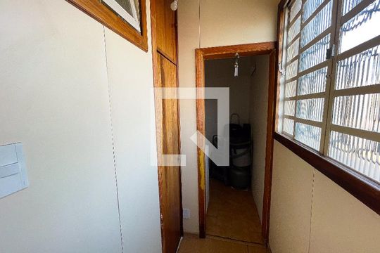Corredor de apartamento à venda com 3 quartos, 181m² em Eldorado, Contagem