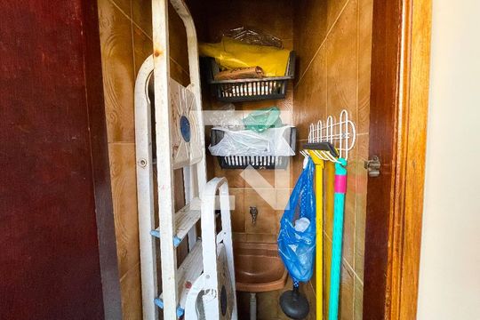 Quarto de Serviço de apartamento à venda com 3 quartos, 181m² em Eldorado, Contagem