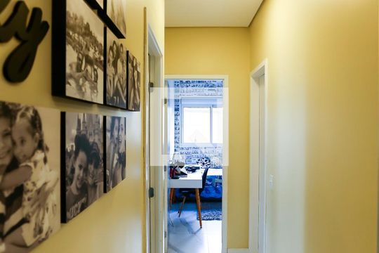Corredor de apartamento à venda com 3 quartos, 92m² em Vila Andrade, São Paulo