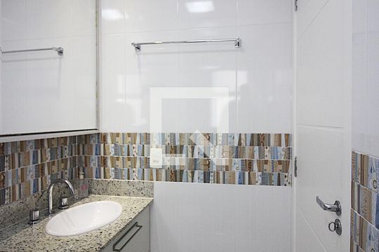 Suite 2 Banheiro  de apartamento à venda com 2 quartos, 91m² em Vila Lusitania, São Bernardo do Campo