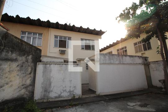 Fachada de casa à venda com 4 quartos, 180m² em Freguesia (jacarepaguá), Rio de Janeiro