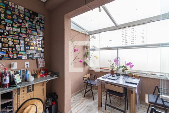 Sacada de apartamento à venda com 2 quartos, 88m² em Jardim Roberto, Osasco