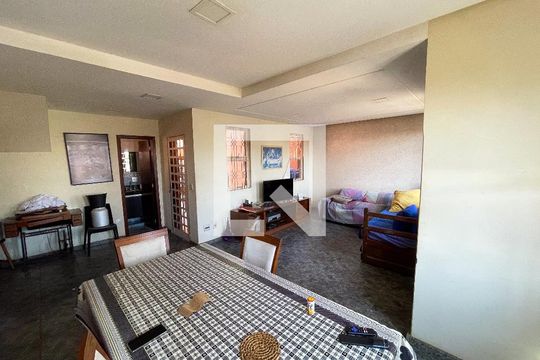 Sala de casa à venda com 4 quartos, 223m² em Jardim Riacho das Pedras, Contagem
