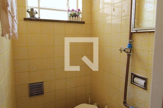 Lavabo de casa à venda com 5 quartos, 250m² em Moema, São Paulo