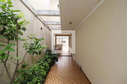 Quintal de casa à venda com 5 quartos, 250m² em Moema, São Paulo