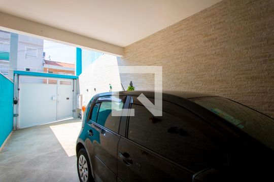 Garagem de casa à venda com 3 quartos, 129m² em Vila Eldízia, Santo André
