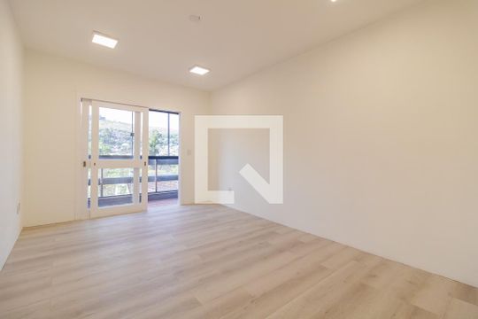 Apartamento para alugar com 2 quartos, 73m² em Teresópolis, Porto Alegre