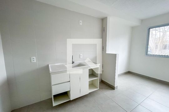Cozinha de apartamento para alugar com 2 quartos, 33m² em Socorro, São Paulo