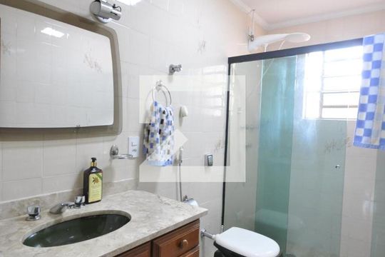 Banheiro do Quarto Suíte de casa para alugar com 3 quartos, 280m² em Jardim Neila, São Paulo