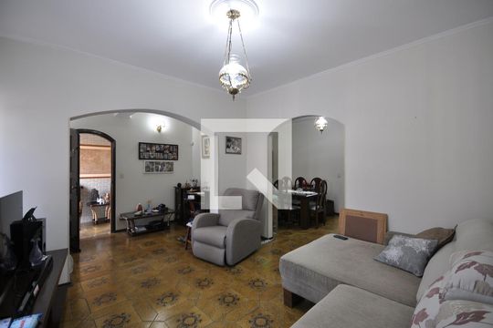 Casa para alugar com 3 quartos, 280m² em Jardim Neila, São Paulo