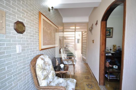 Hall de entrada de casa para alugar com 3 quartos, 280m² em Jardim Neila, São Paulo