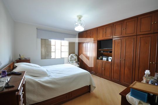 Quarto Suíte de casa para alugar com 3 quartos, 280m² em Jardim Neila, São Paulo