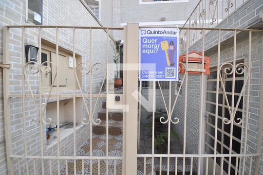 Fachada de casa para alugar com 3 quartos, 280m² em Jardim Neila, São Paulo