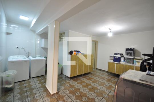 Área de Serviço de casa para alugar com 3 quartos, 280m² em Jardim Neila, São Paulo