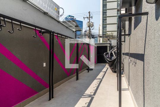 Área comum - Bicicletário de apartamento para alugar com 1 quarto, 29m² em Pinheiros, São Paulo