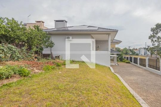 Fachada de casa à venda com 4 quartos, 303m² em Cristo Rei, São Leopoldo