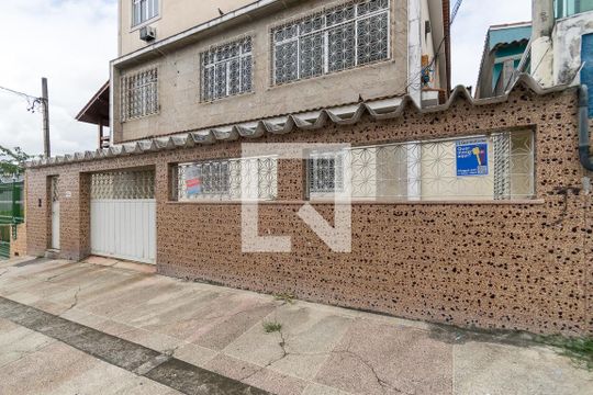Fachada da Entrada de apartamento para alugar com 2 quartos, 60m² em Brás de Pina, Rio de Janeiro
