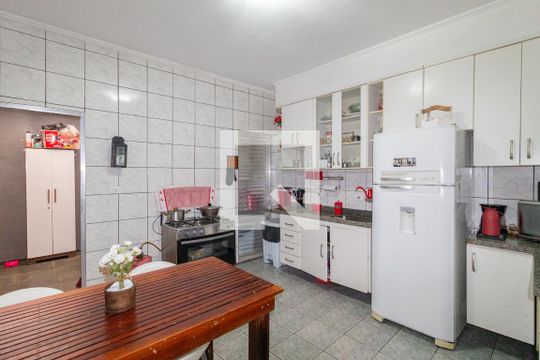 Cozinha de casa à venda com 3 quartos, 180m² em Conceição, Osasco