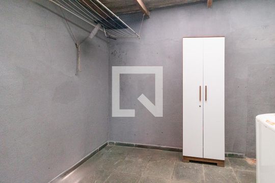 Área de serviço de casa à venda com 3 quartos, 180m² em Conceição, Osasco