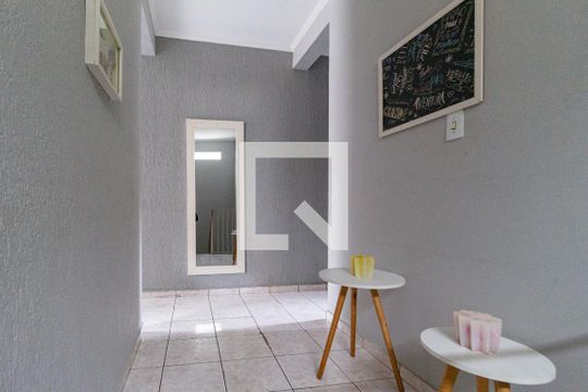 Corredor de casa à venda com 3 quartos, 180m² em Conceição, Osasco