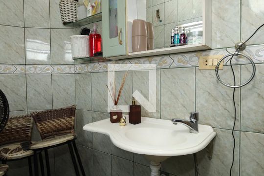 Banheiro 1 de casa à venda com 3 quartos, 260m² em Jardim Casa Pintada, São Paulo