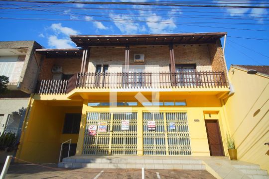 Fachada de casa à venda com 4 quartos, 900m² em Guarani, Novo Hamburgo