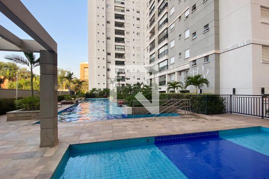 Piscina de apartamento para alugar com 2 quartos, 67m² em Green Valley, Barueri