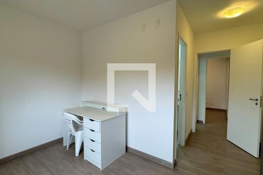 Suíte 1 de apartamento para alugar com 2 quartos, 67m² em Green Valley, Barueri