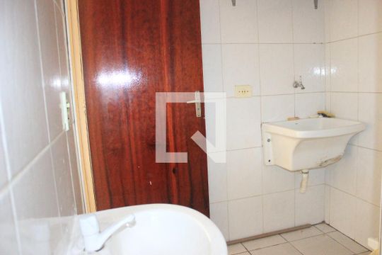 Banheiro  de kitnet/studio à venda com 1 quarto, 30m² em Jardim Santa Mena, Guarulhos