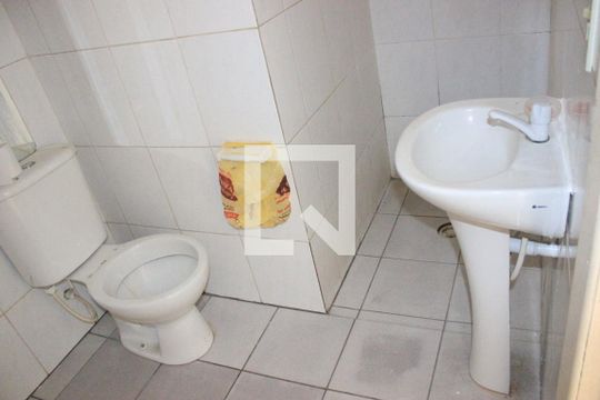 Banheiro  de kitnet/studio à venda com 1 quarto, 30m² em Jardim Santa Mena, Guarulhos