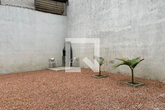 Área Externa de casa para alugar com 1 quarto, 33m² em Santos Dumont, São Leopoldo