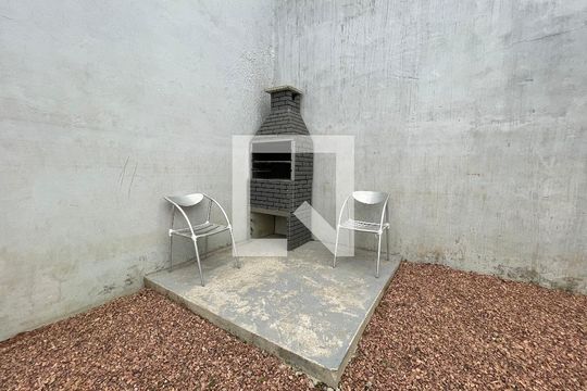 Área Externa de casa para alugar com 1 quarto, 33m² em Santos Dumont, São Leopoldo