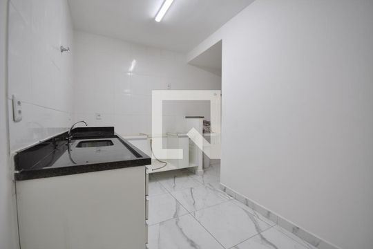 Cozinha de apartamento à venda com 2 quartos, 38m² em Vila Mazzei, São Paulo