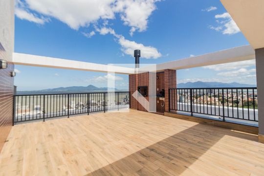 Área comum de kitnet/studio para alugar com 1 quarto, 55m² em Coqueiros, Florianópolis