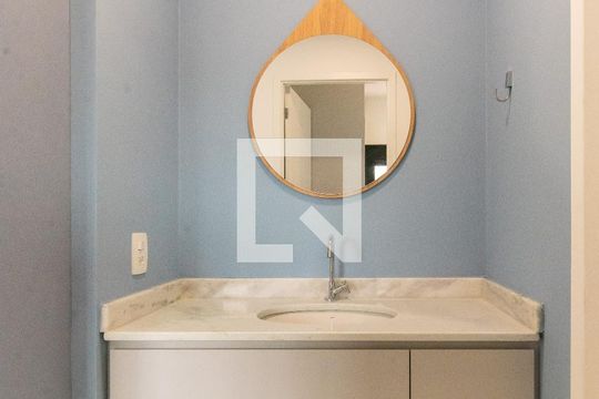 Banheiro de apartamento para alugar com 1 quarto, 34m² em Parque Industrial, Campinas
